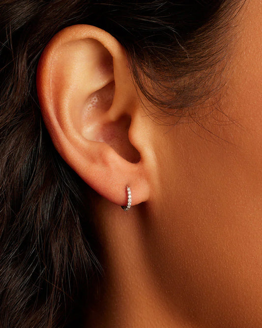 White Gold Earrings: Sleek Elegance for Every Occasion