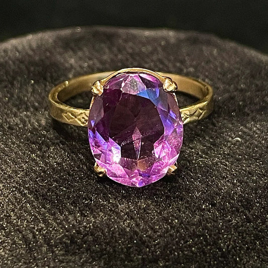 Amethyst Ring: Purple Sparkle, Bold Style