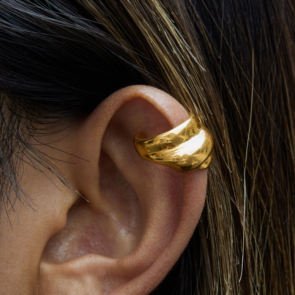 18K Gold Angel Wings Minimalist Bling Huggie Earrings Ear Cuff Set