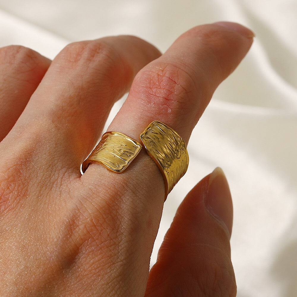 18K Gold Wrap Around Statement Ring