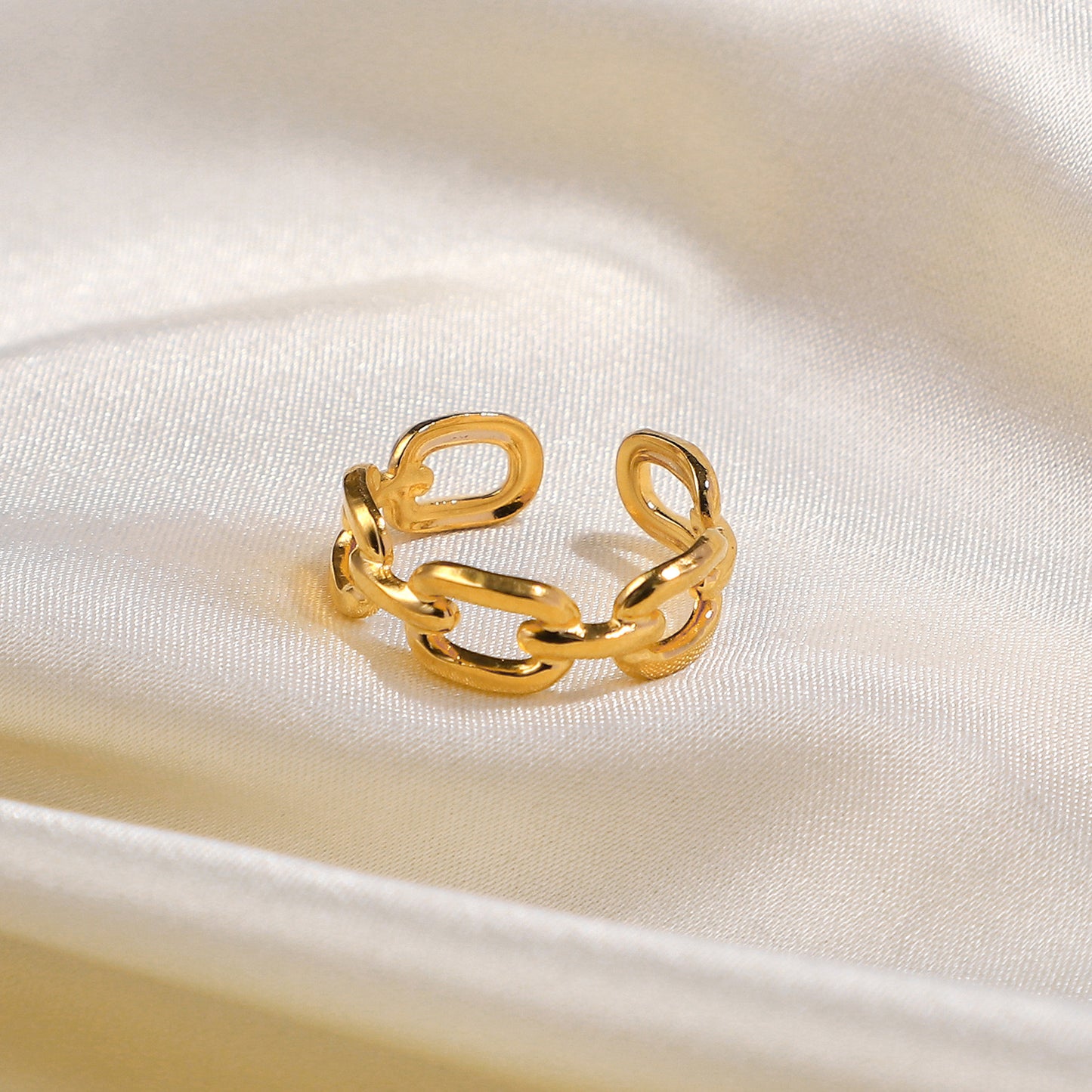 18K Gold Link Ring