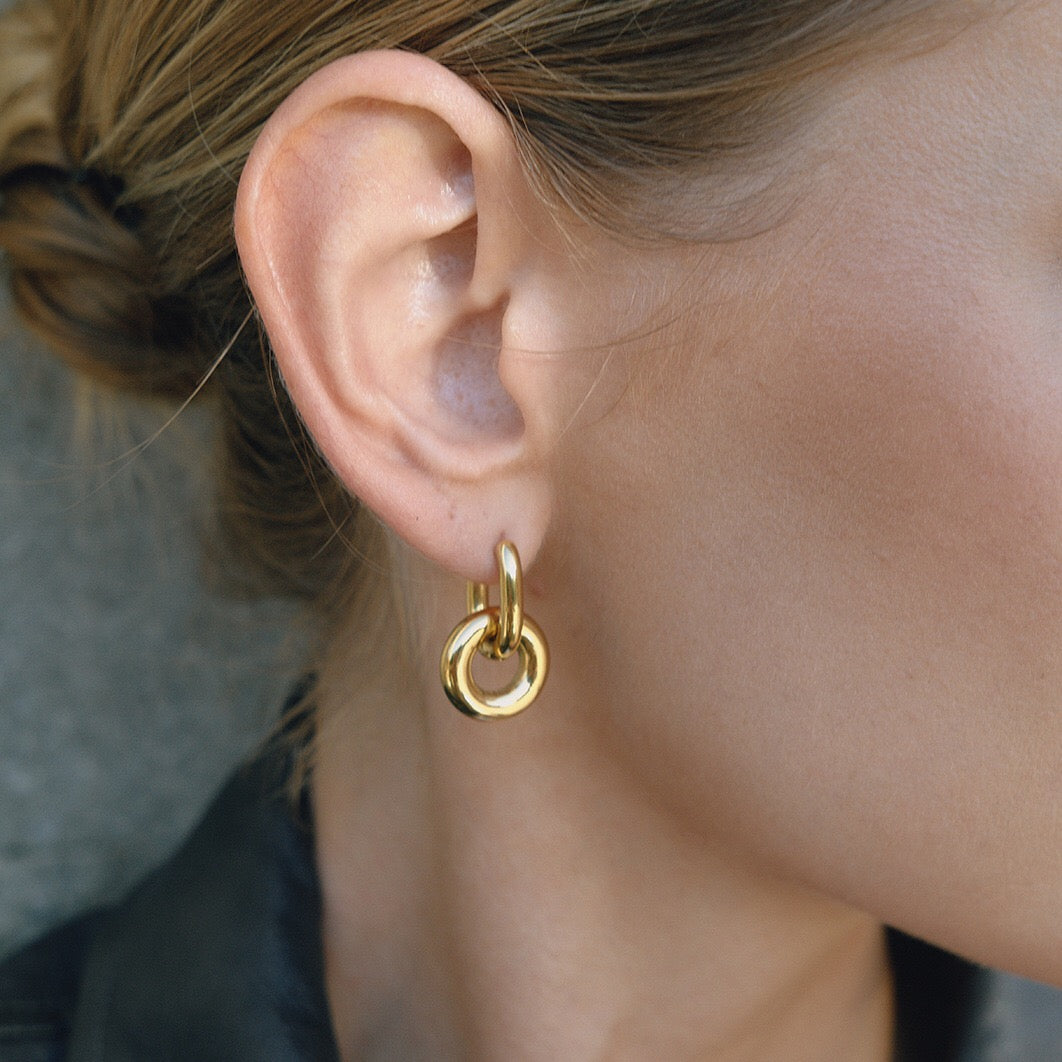 18K Gold Golden Muse Small Hoop Huggie Earrings