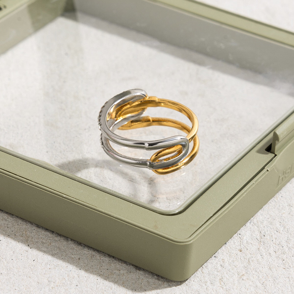 18K Gold Bling Connected Paperclip Statement Band Ring