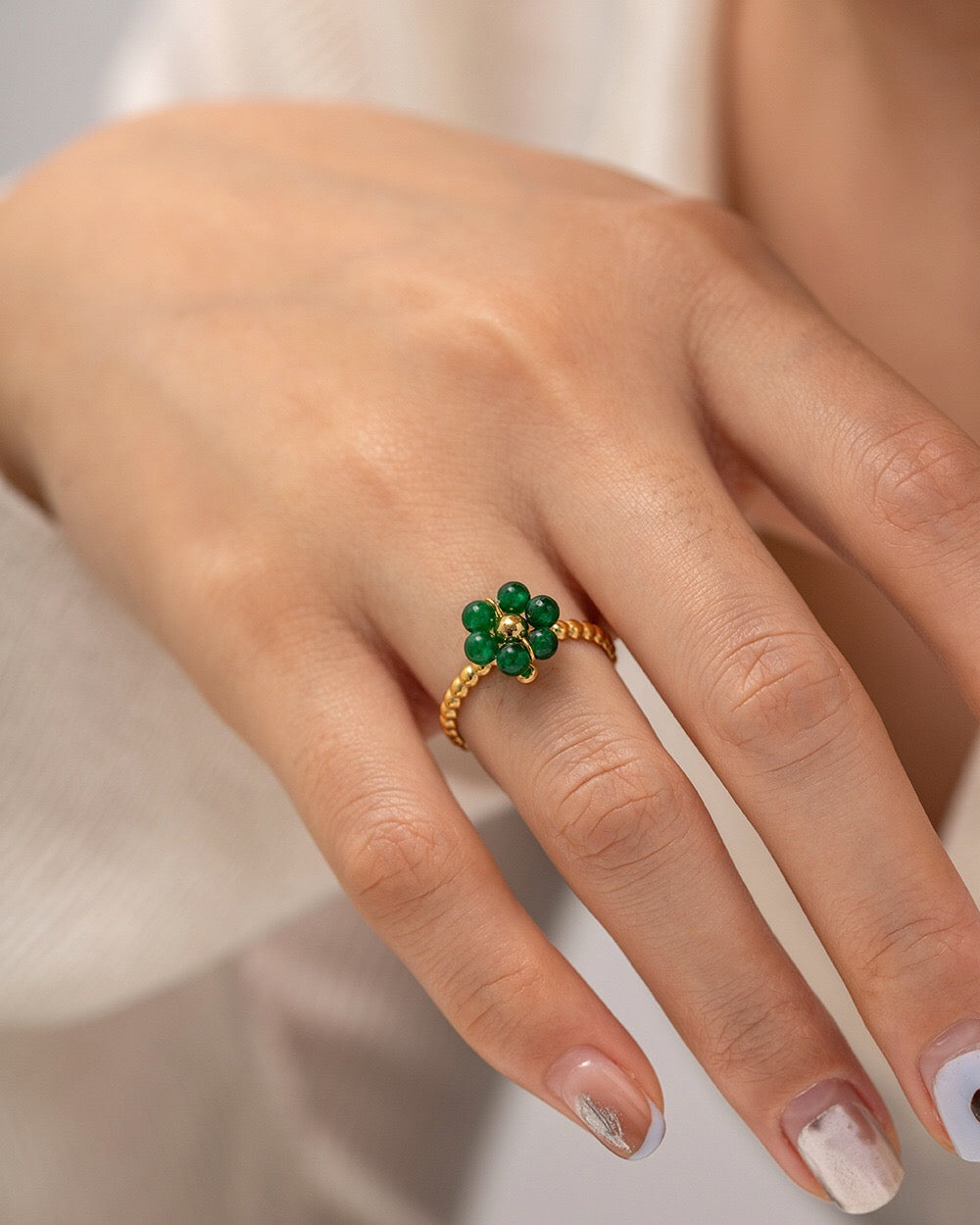 18K Gold Emerald Beaded Lucky Flower Ring