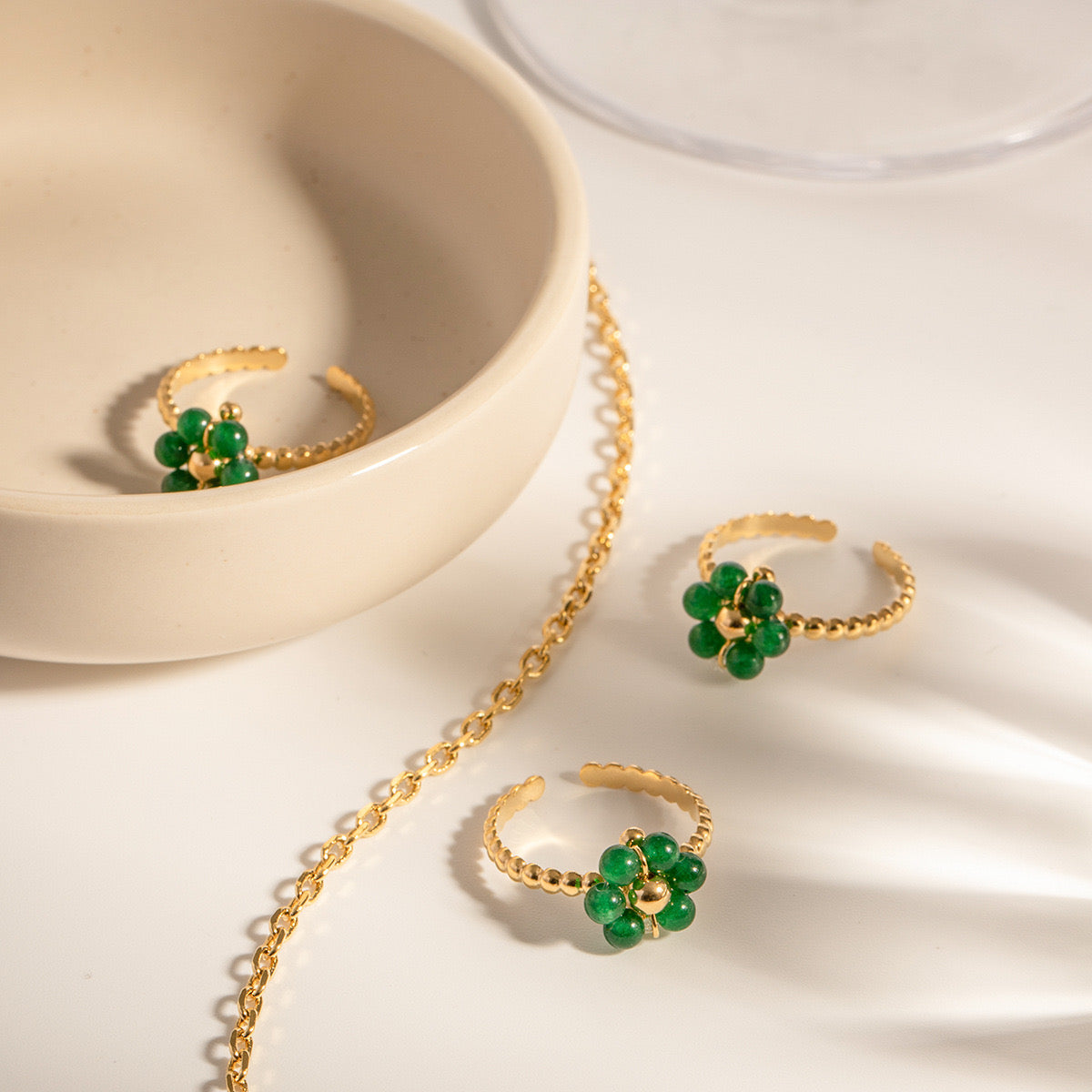 18K Gold Emerald Beaded Lucky Flower Ring