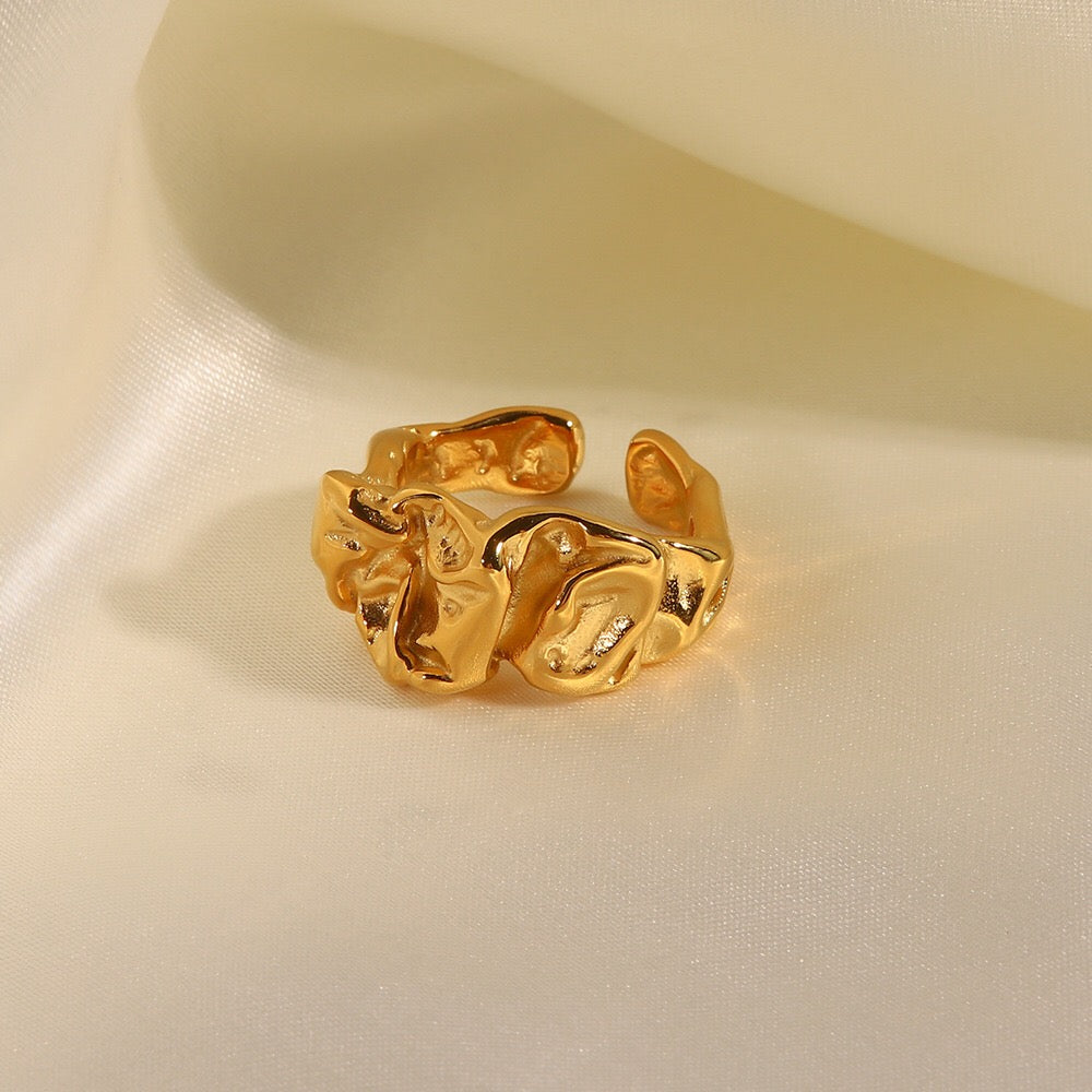 18K Gold Ribbon Like Statement Band Ring