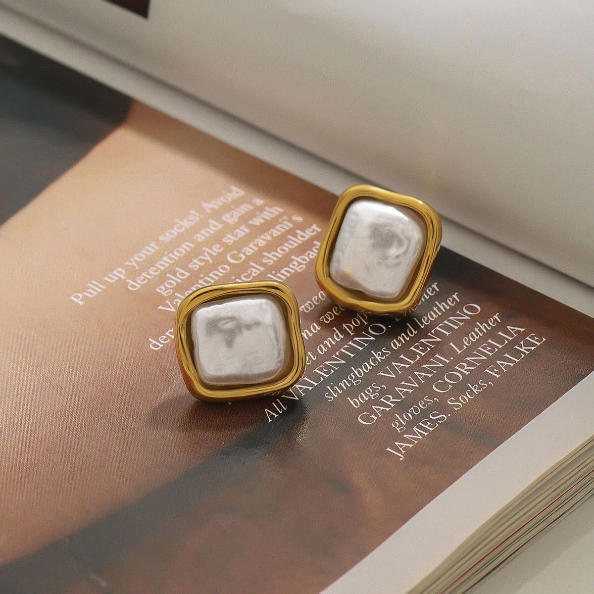 18K Gold Classy Pearl Square Stud Earrings