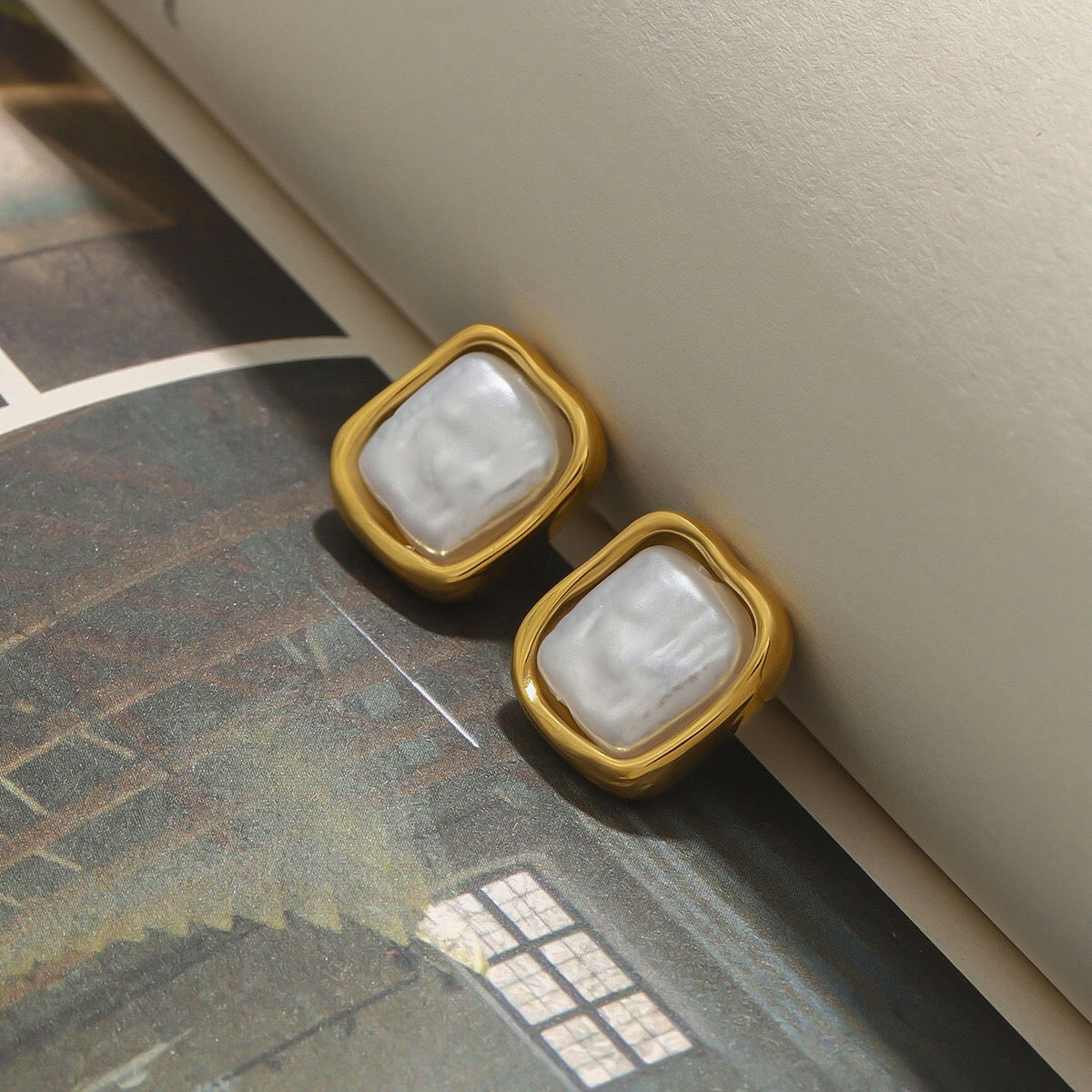 18K Gold Classy Pearl Square Stud Earrings