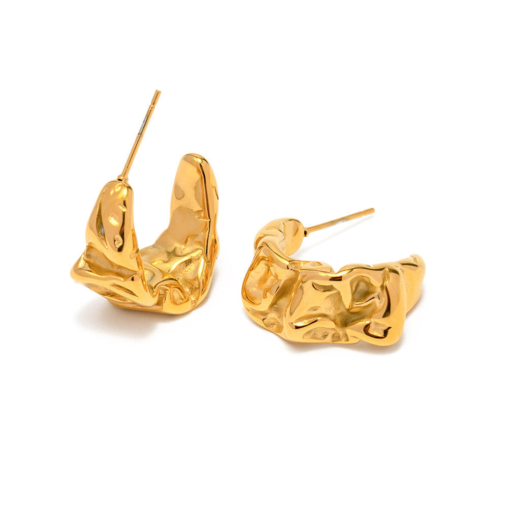18K Gold Chic Design Small Hoop Huggie Earrings