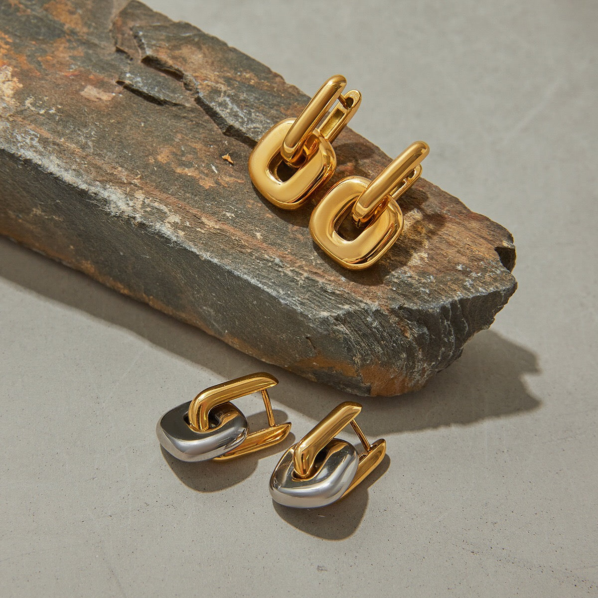 18K Gold Bold Link Statement Huggie Earrings
