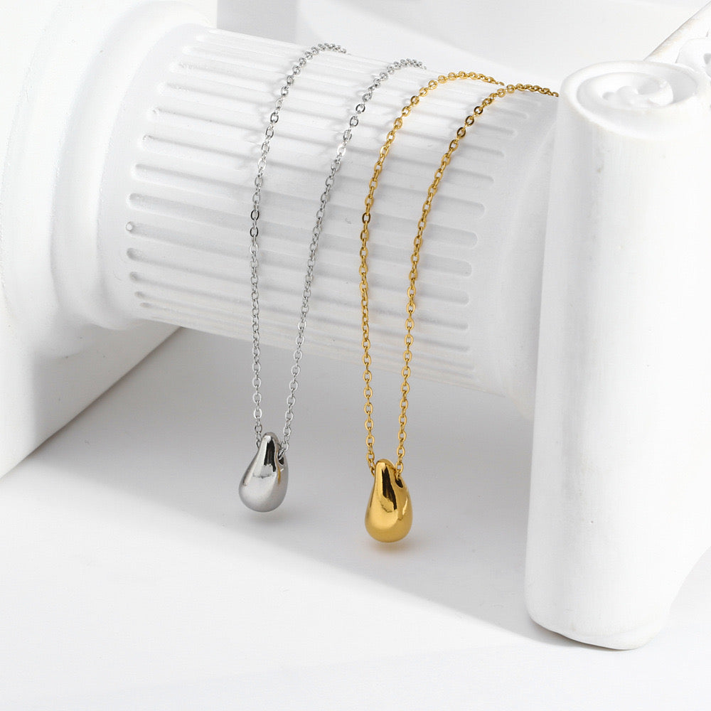 18K Gold Minimalist Teardrop Pendant Dainty Necklace