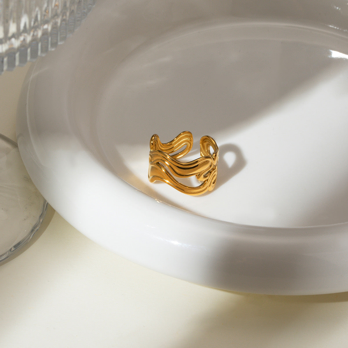 18K Gold Unique Wave Band Ring