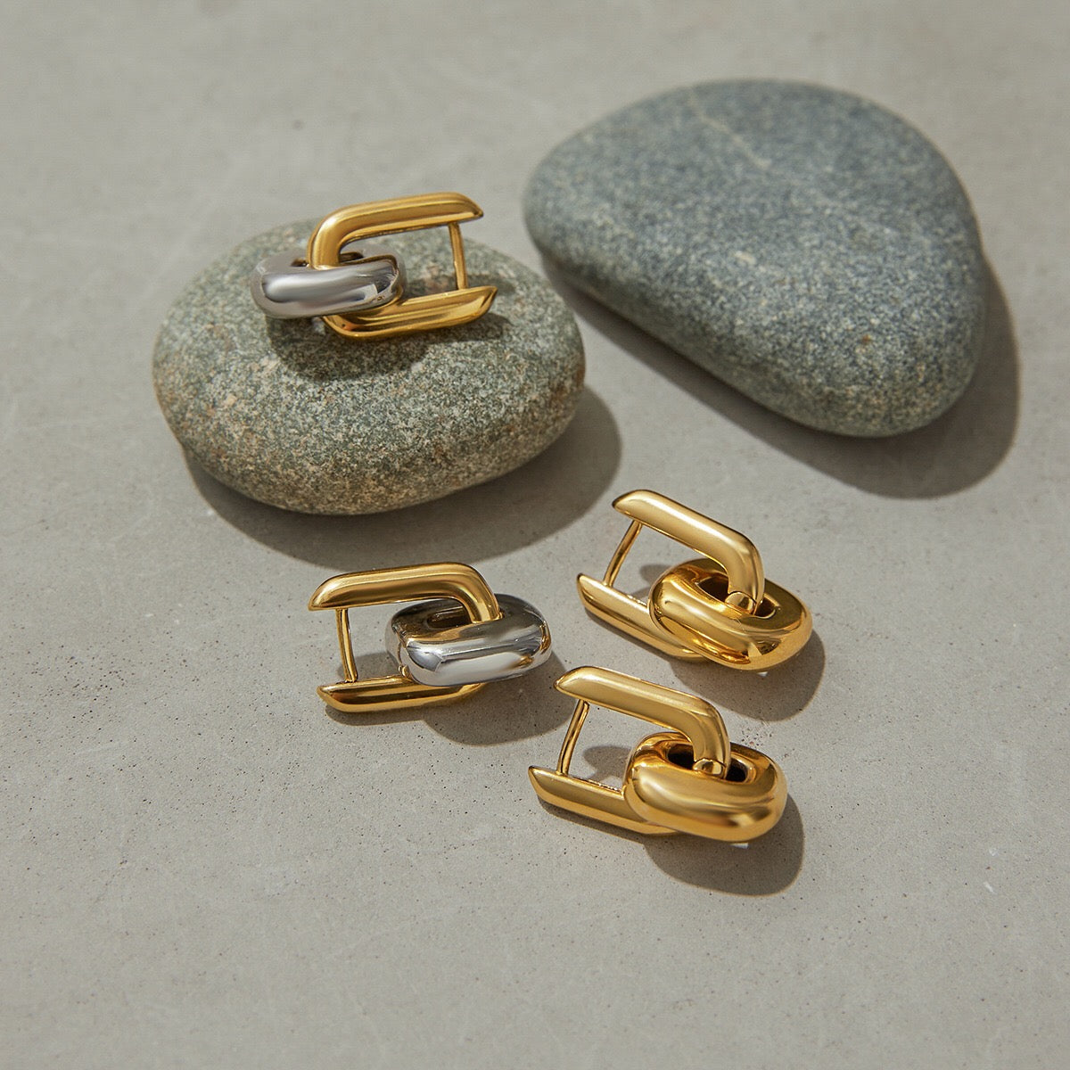 18K Gold Bold Link Statement Huggie Earrings