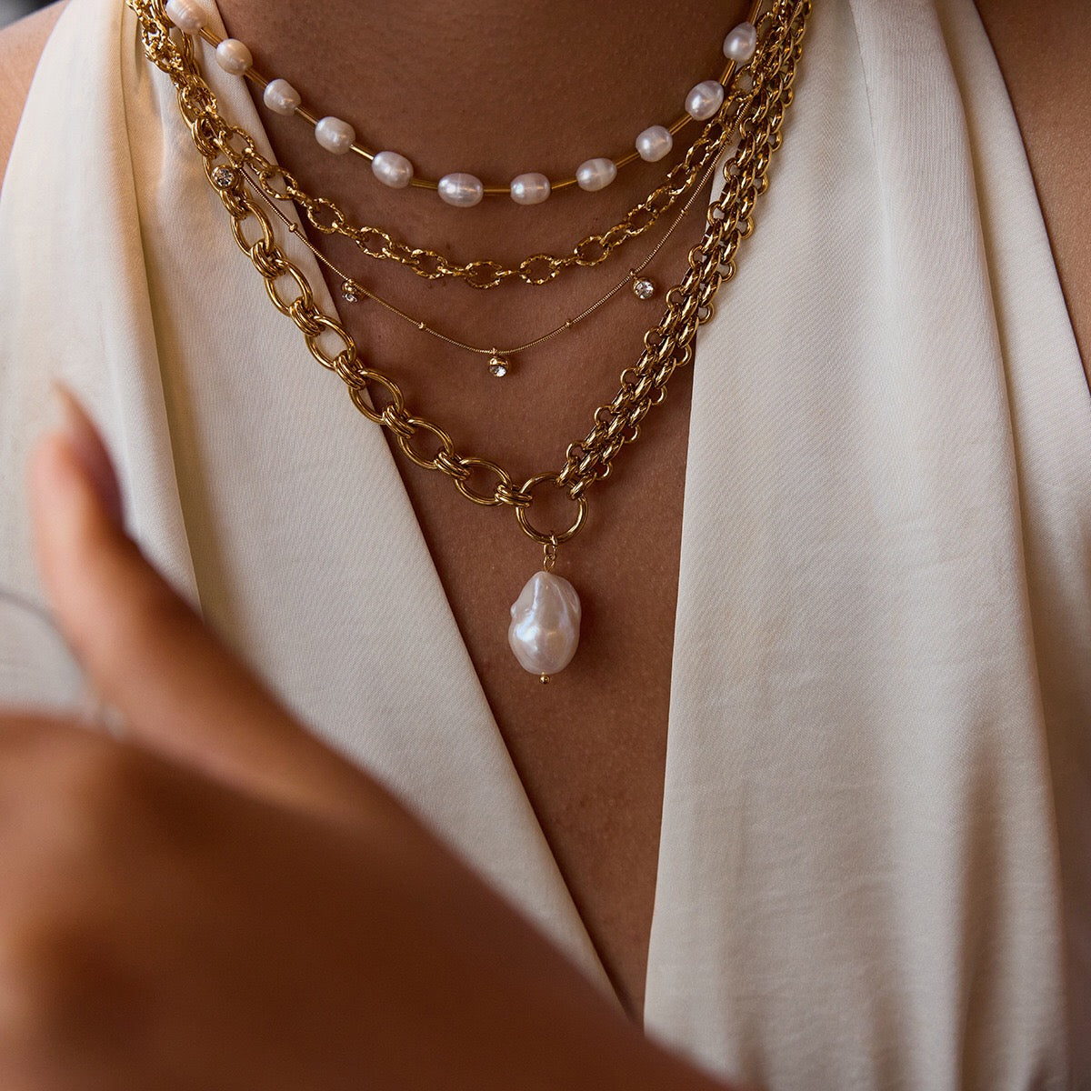 18K Gold Royal Pearl Pendant Dainty Chain Layered Necklace Set