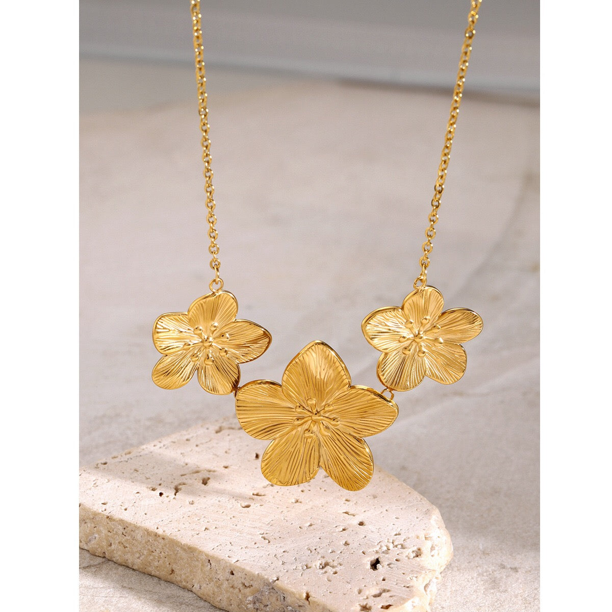 18K Gold Summer Flower Pendant Statement Necklace