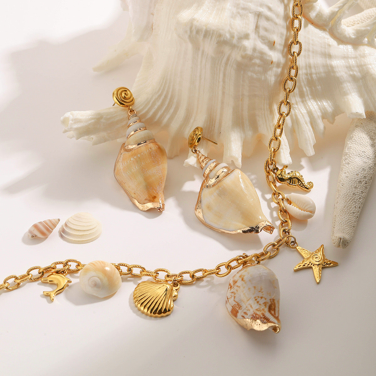 18K Gold Summer Chunky Shell Dangle Statement Earrings