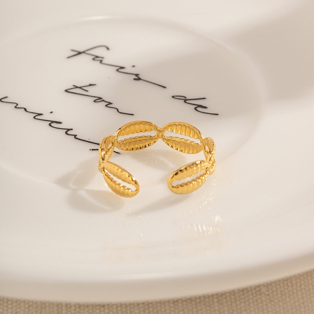 18K Gold Summer Seashell Band Ring