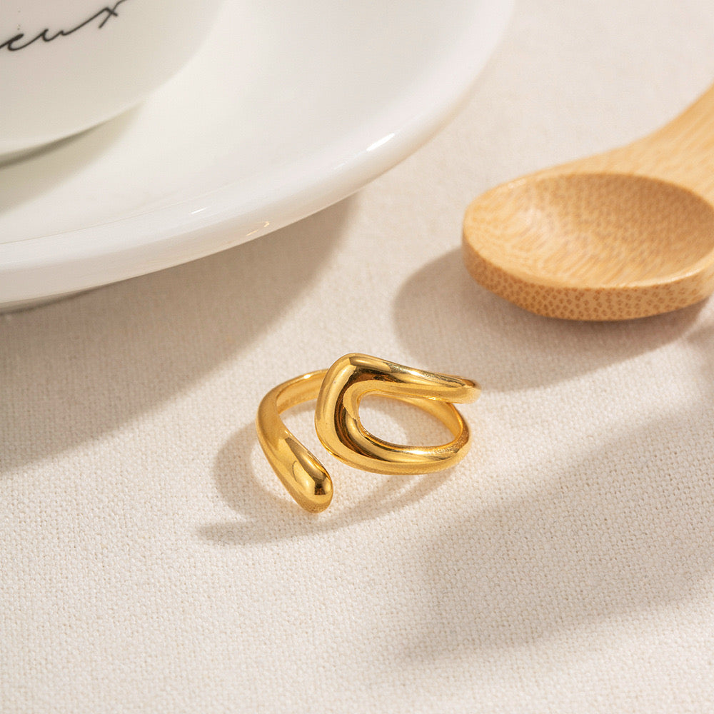 18K Gold Unique Line Cuff Ring