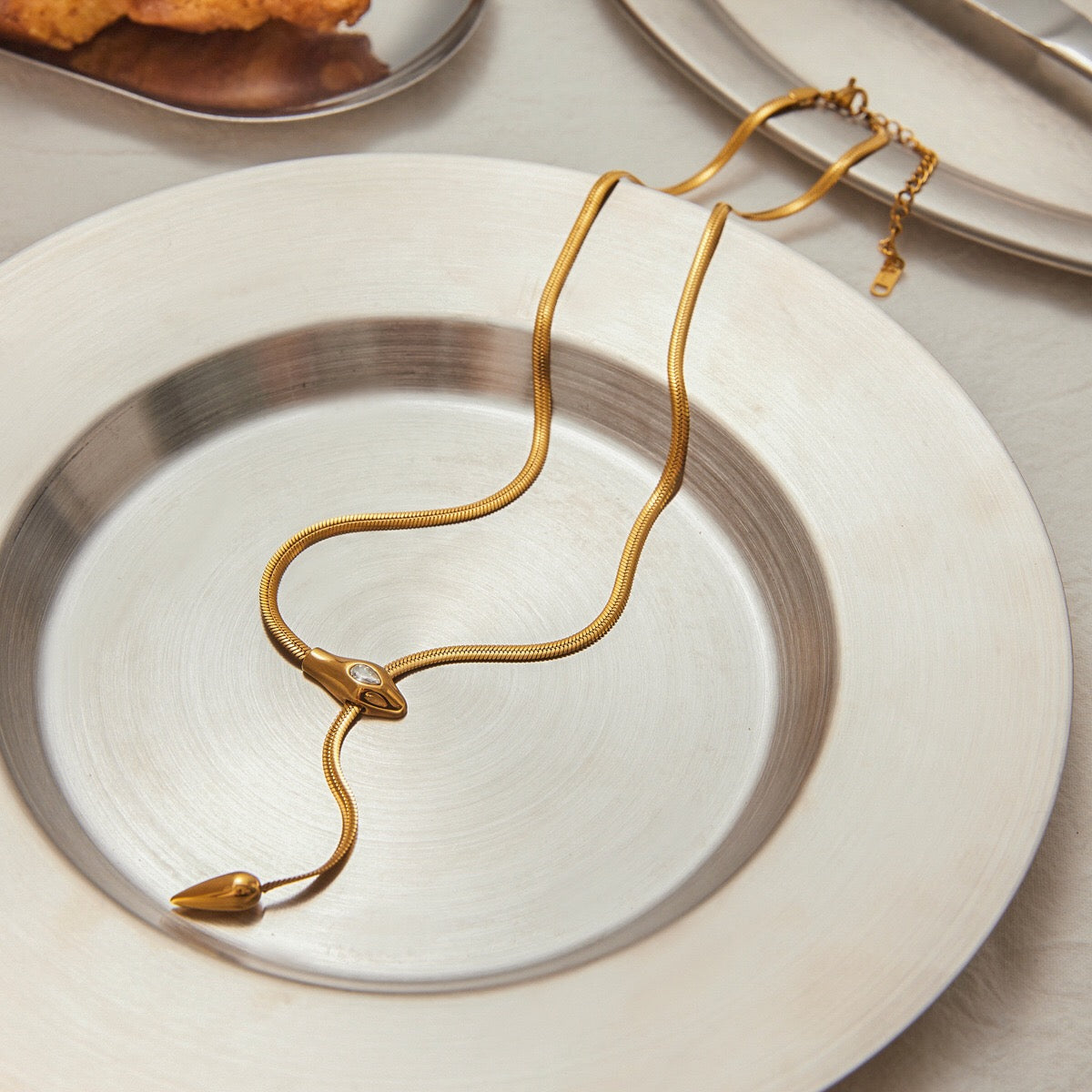 18K Gold Queen Vibe Snake Y Shape Chain Necklace Set