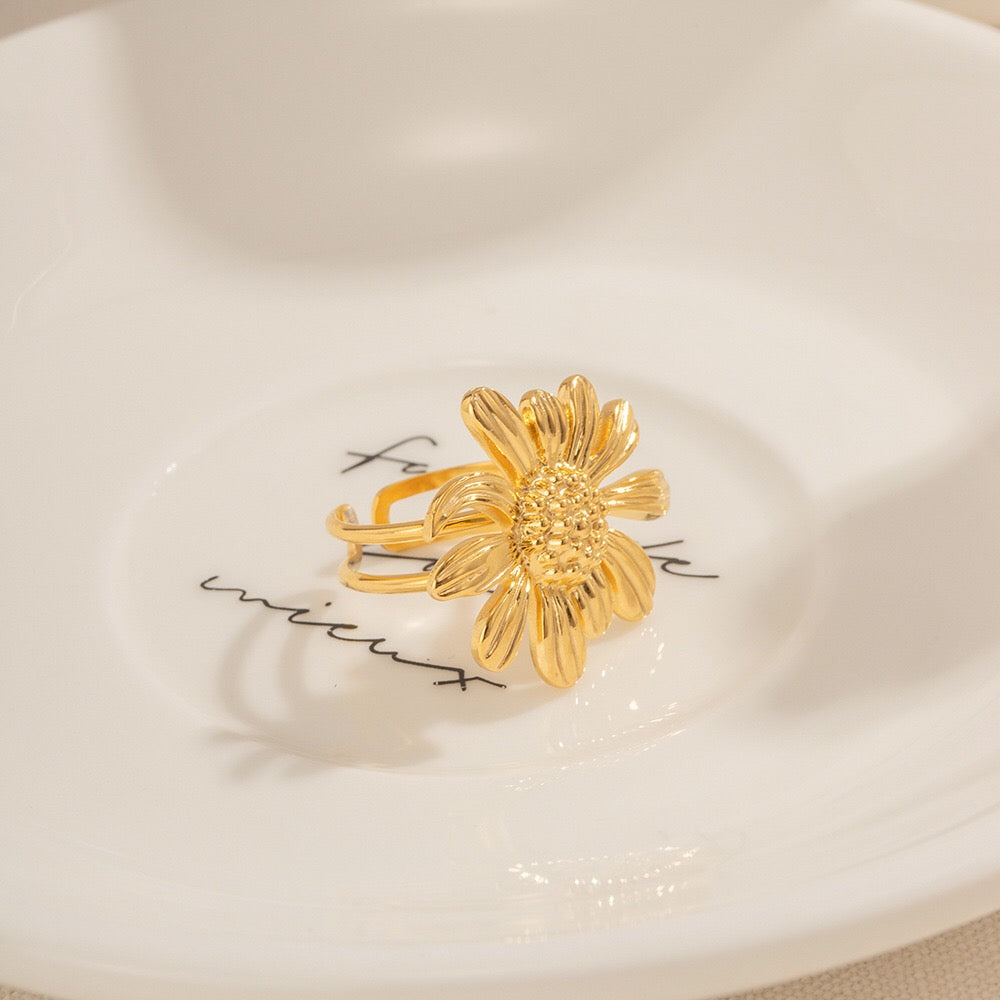 18K Gold Summer Flower Statement Ring