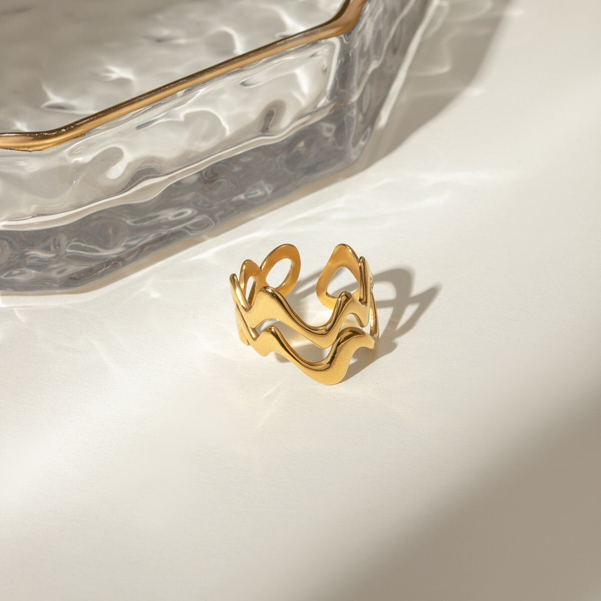 18K Gold Unique Wave Band Ring