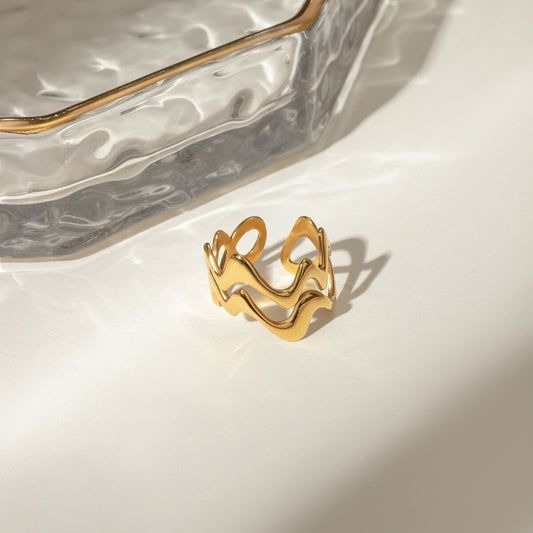 18K Gold Unique Wave Band Ring