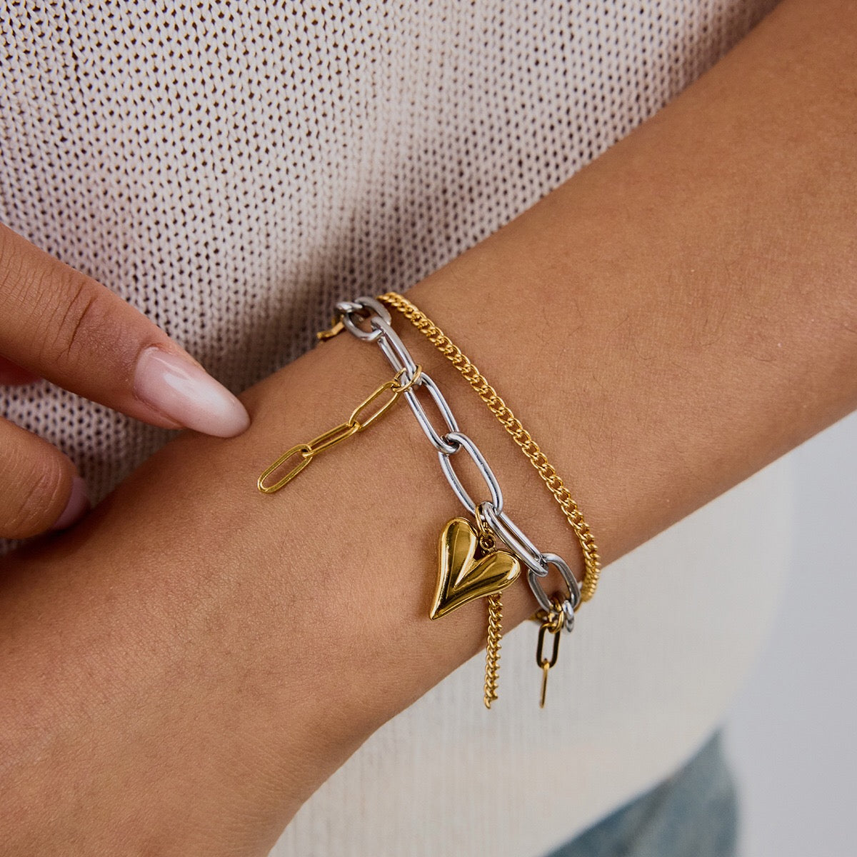 18K Gold Heart Charm Paperclip Chain Bracelet