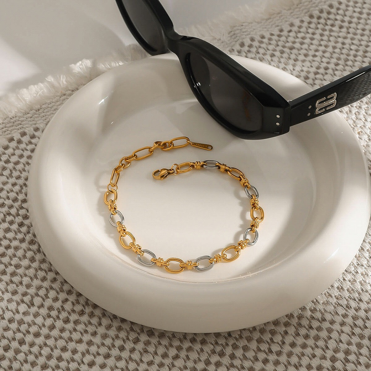 18K Gold and Silver Two Tone Tangled Up Circle Chain Bracelet