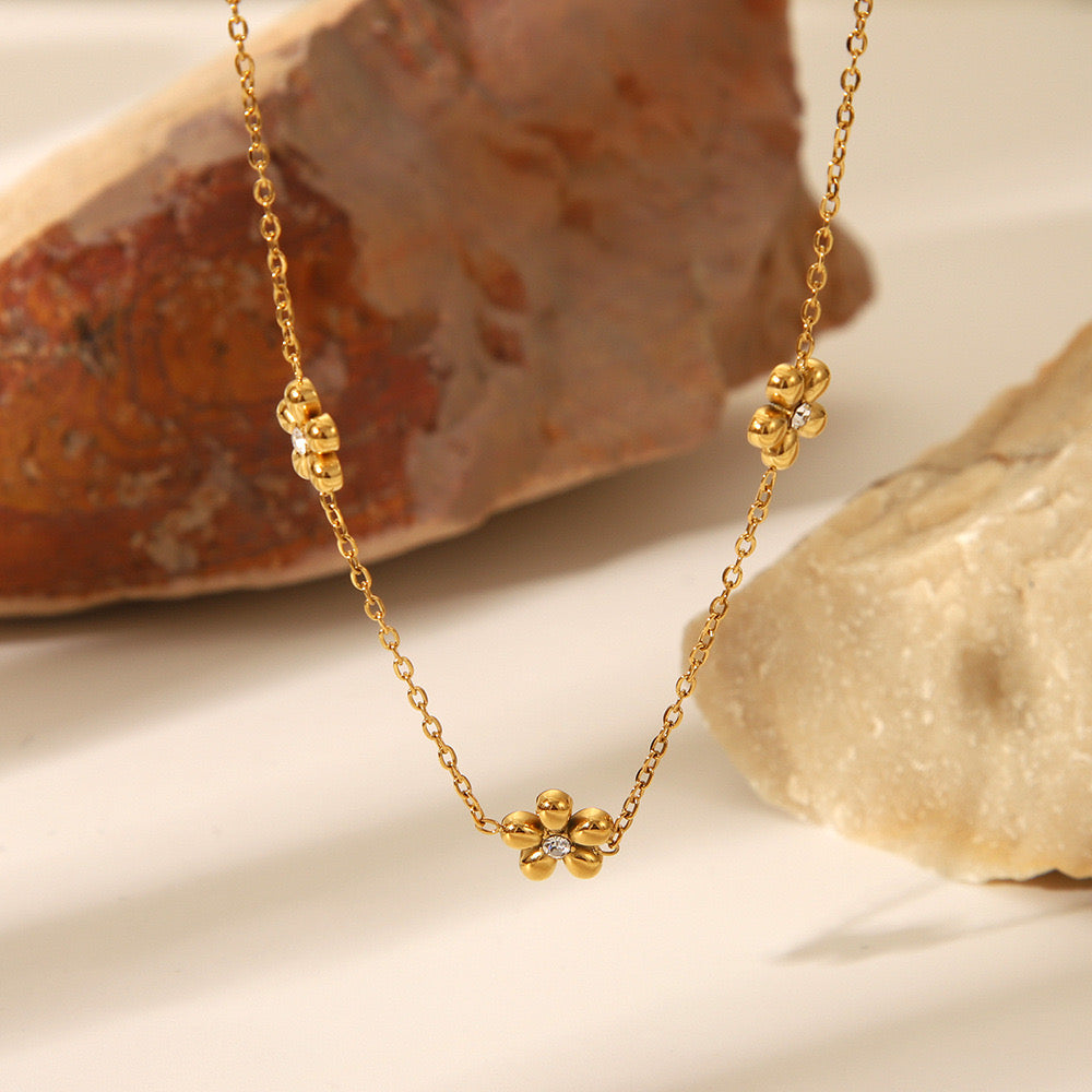 18K Gold Beaded Flower Chain Collar Necklace