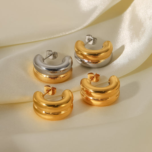 18K Gold Ribbed Chunky Huggie Earrings