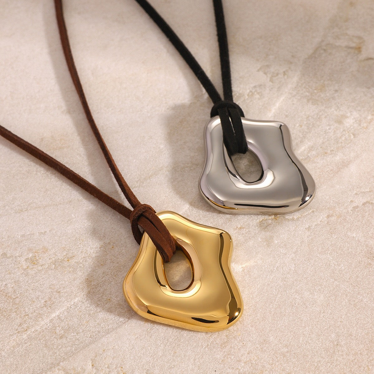 18K Gold Free Flow Geometric Statement Pendant Necklace