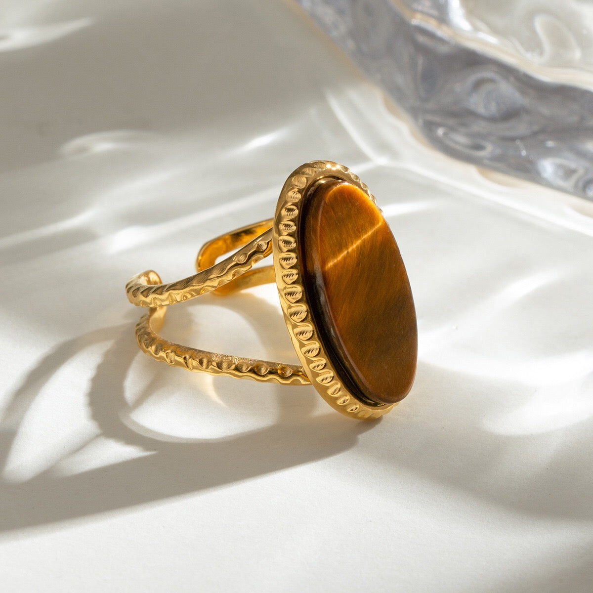 18K Gold Old Money Oval Gemstone Statement Ring