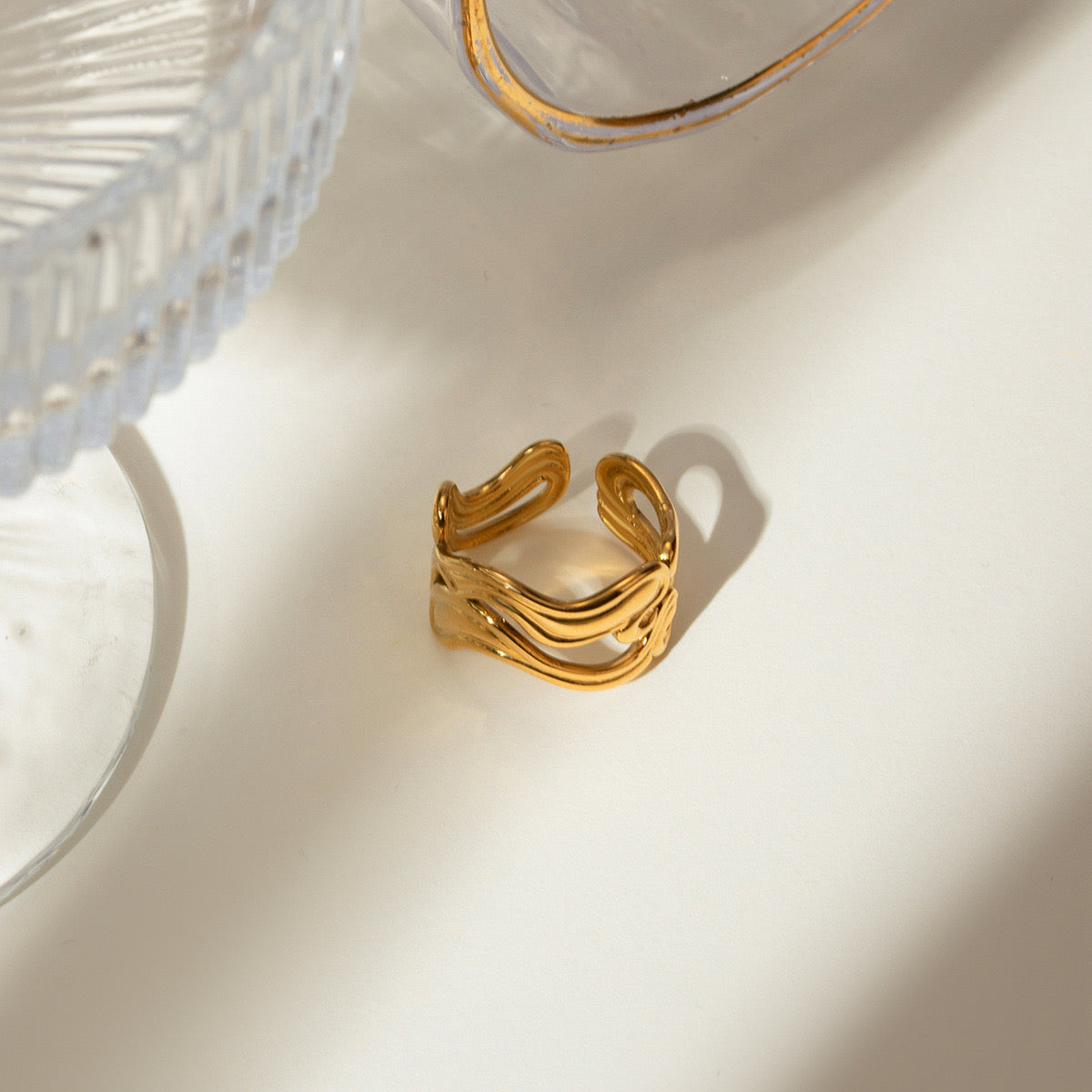 18K Gold Unique Wave Band Ring