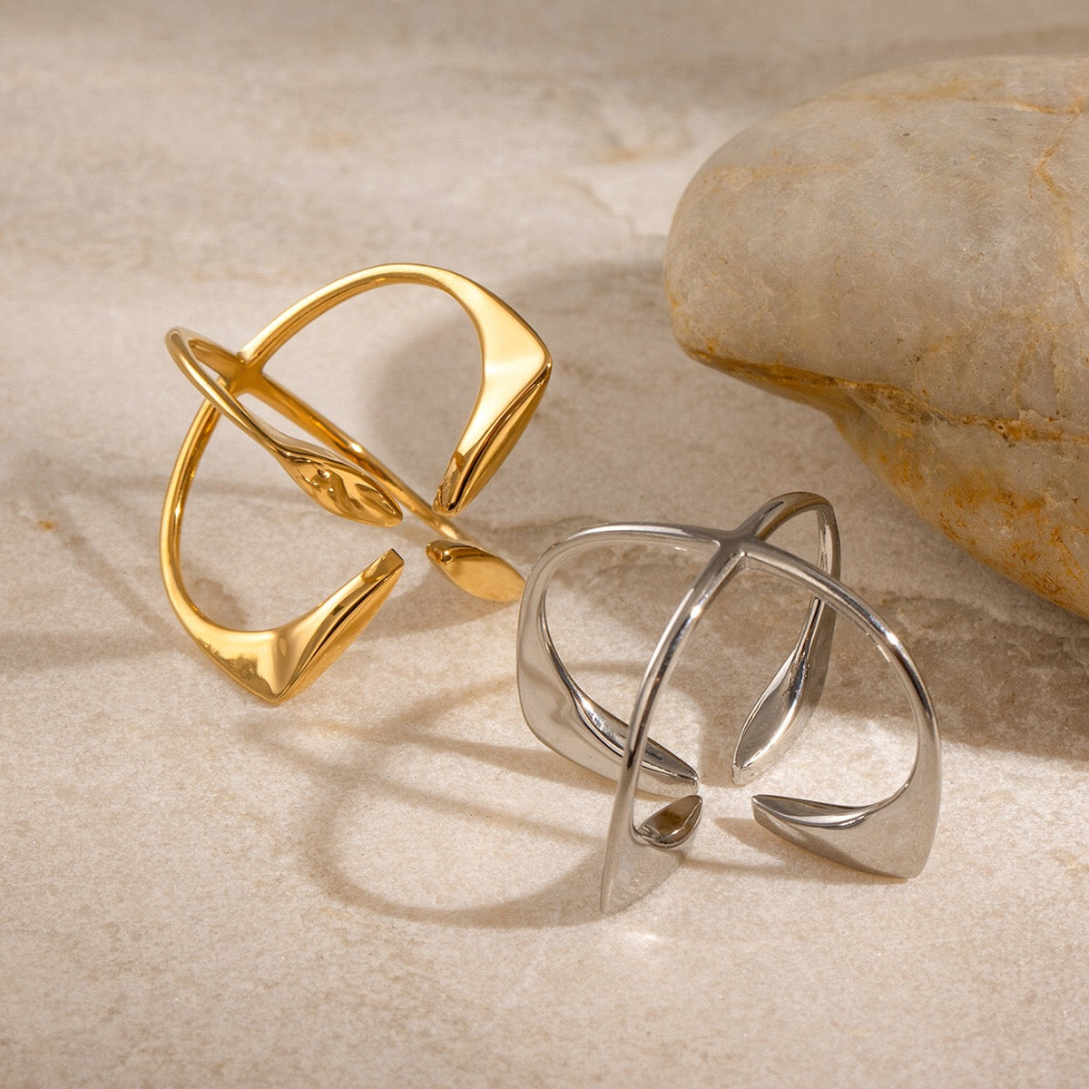 18K Gold Focus Statement Ring