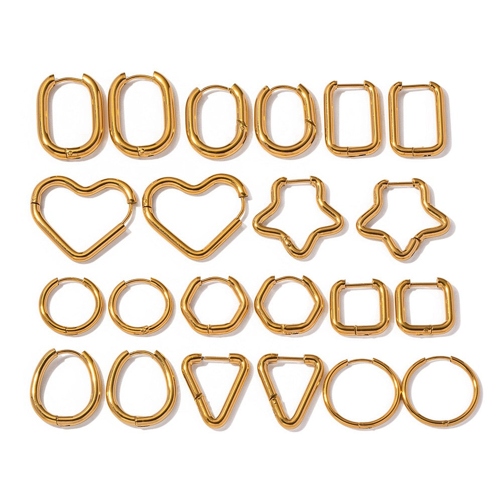 18K Gold Minimalist Geometric Heart Huggie Earrings
