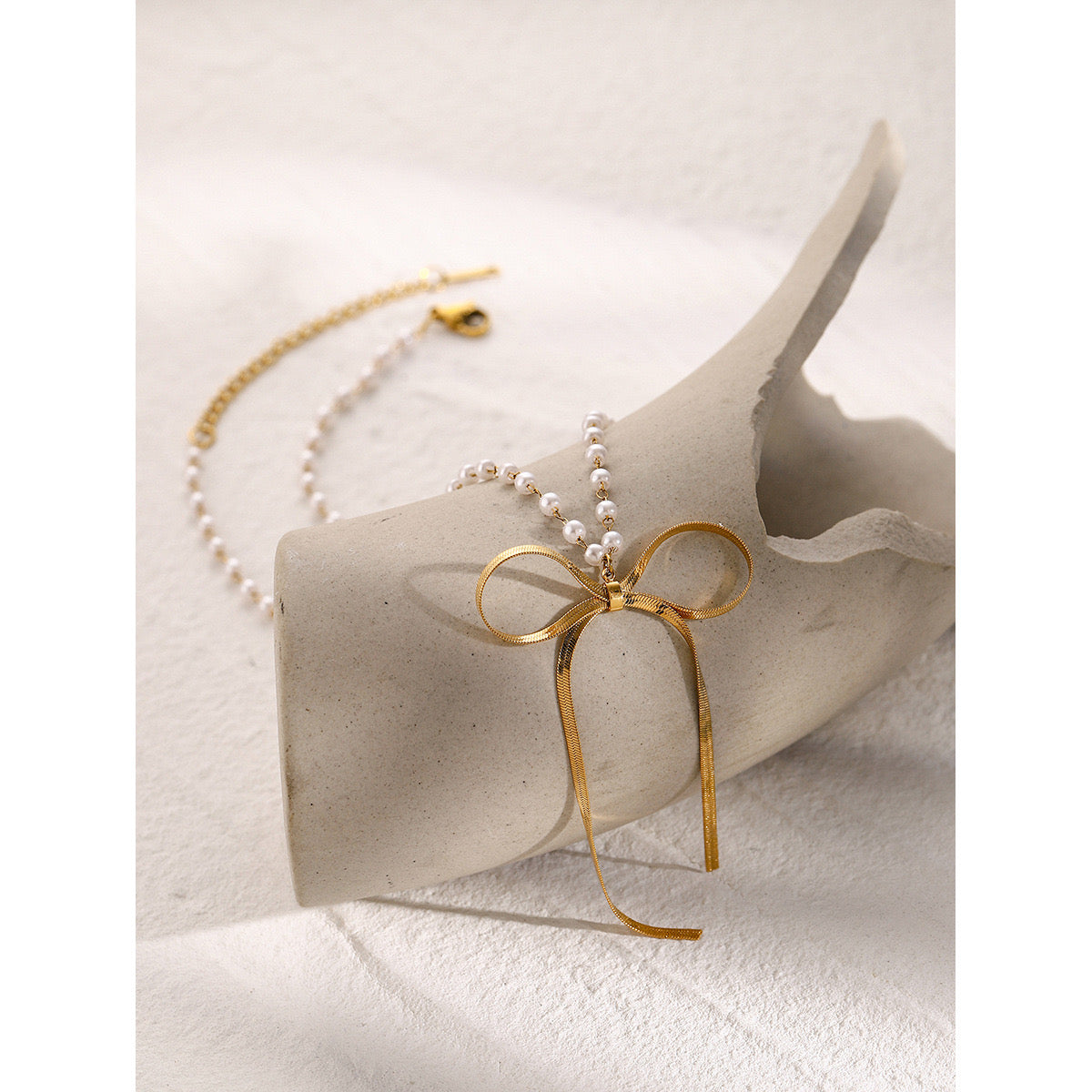 18K Gold Ribbon Bow Pearl Chain Pendant Necklace