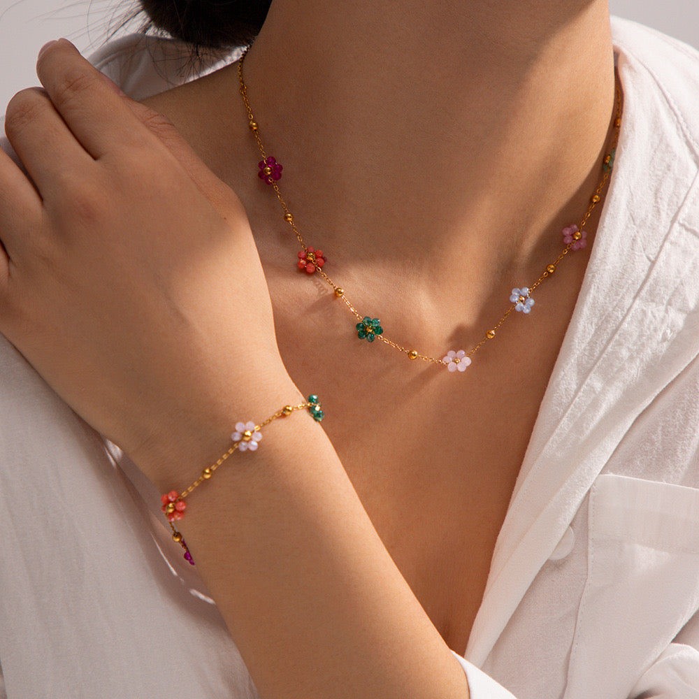 18K Gold Beaded Flower Necklace