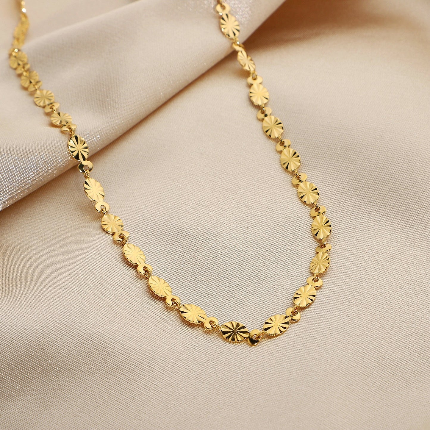 18K Gold Dainty Flower Disc Chain Choker Necklace
