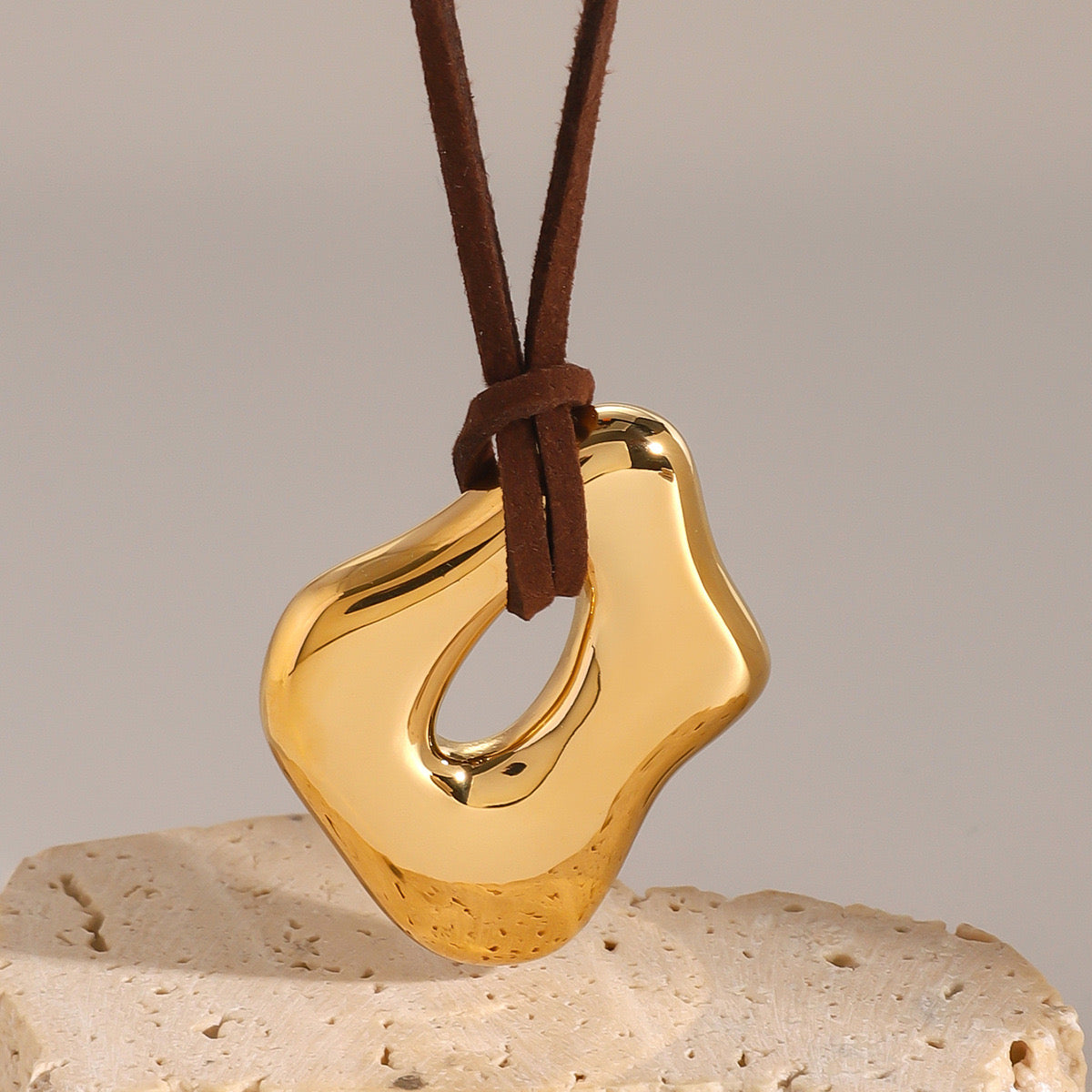 18K Gold Free Flow Geometric Statement Pendant Necklace