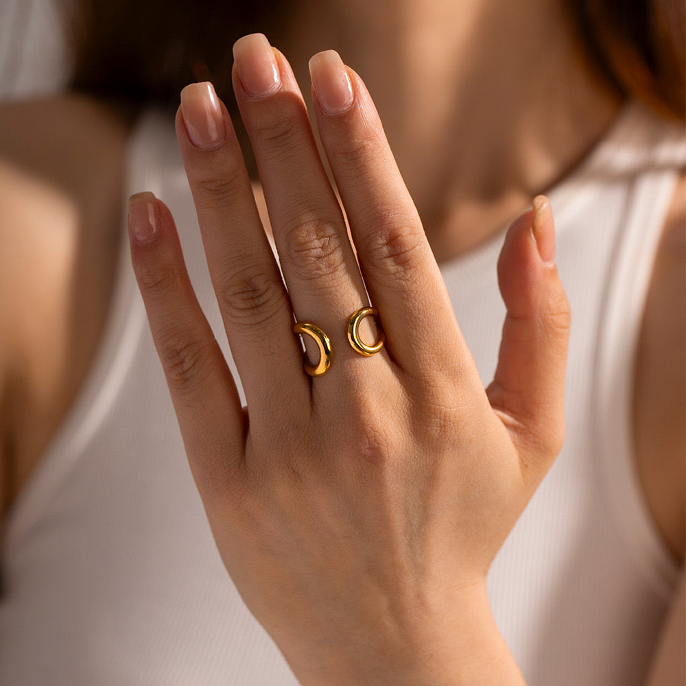 18K Gold Unique Wave Cuff Ring