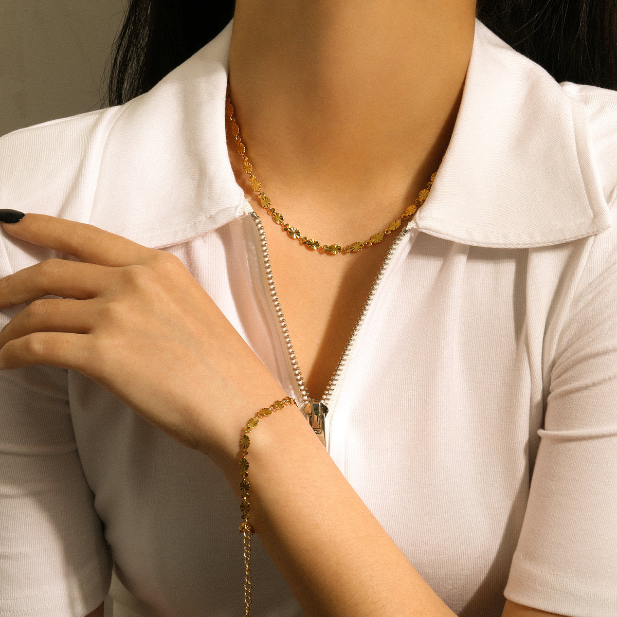 18K Gold Dainty Flower Disc Chain Choker Necklace