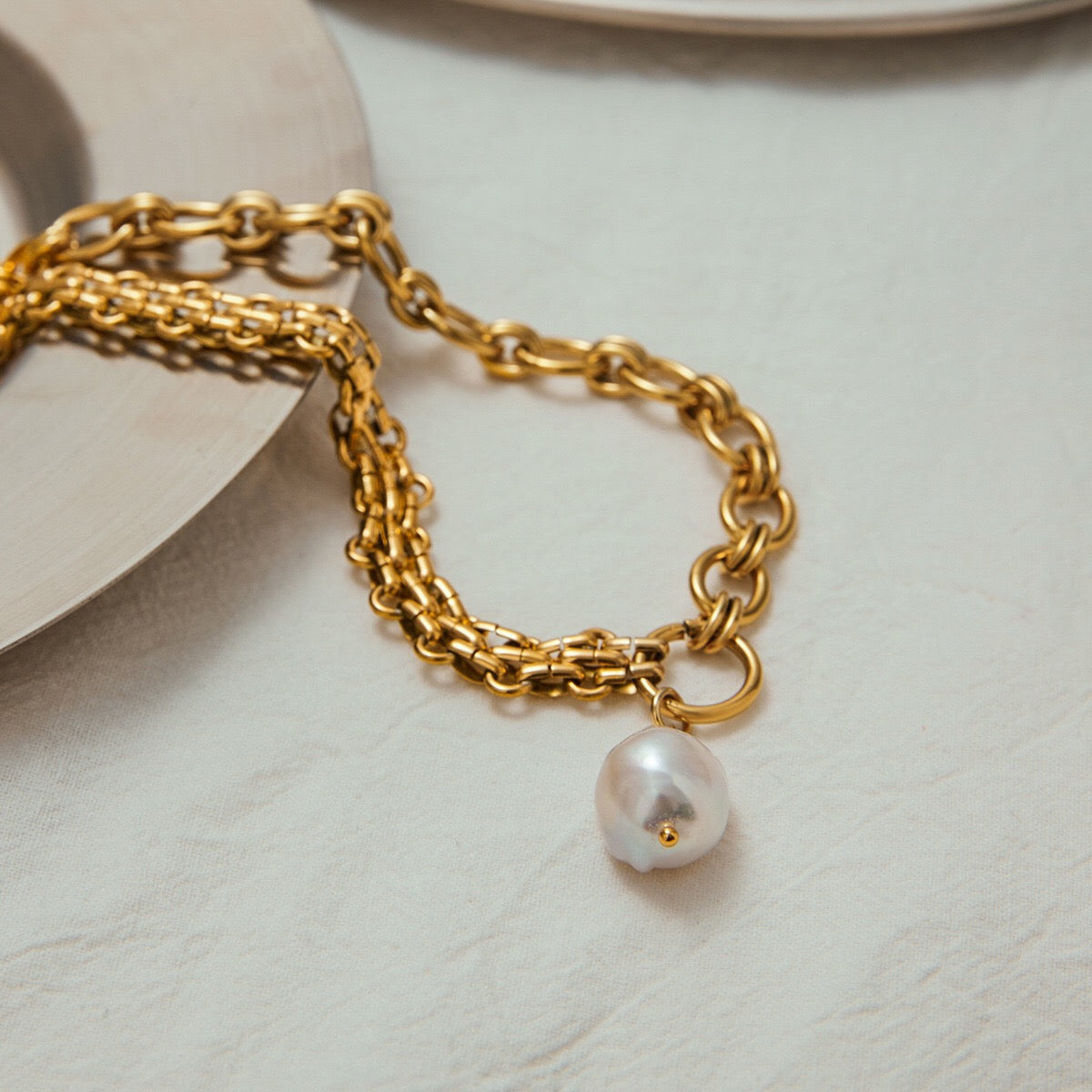 18K Gold Royal Pearl Pendant Dainty Chain Layered Necklace Set