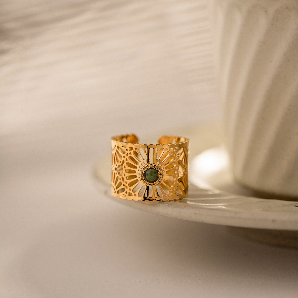 18K Gold Vintage Inspired Green Gemstone Band Ring
