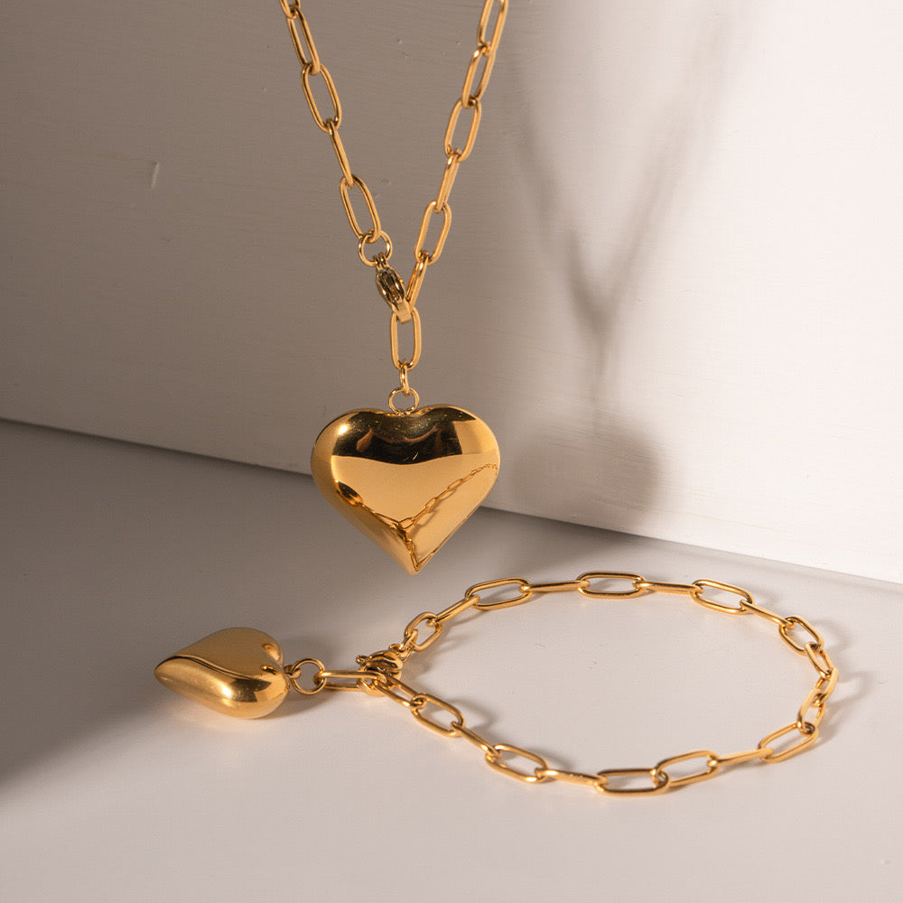 18K Gold Chunky Paperclip Heart Charm Bracelet