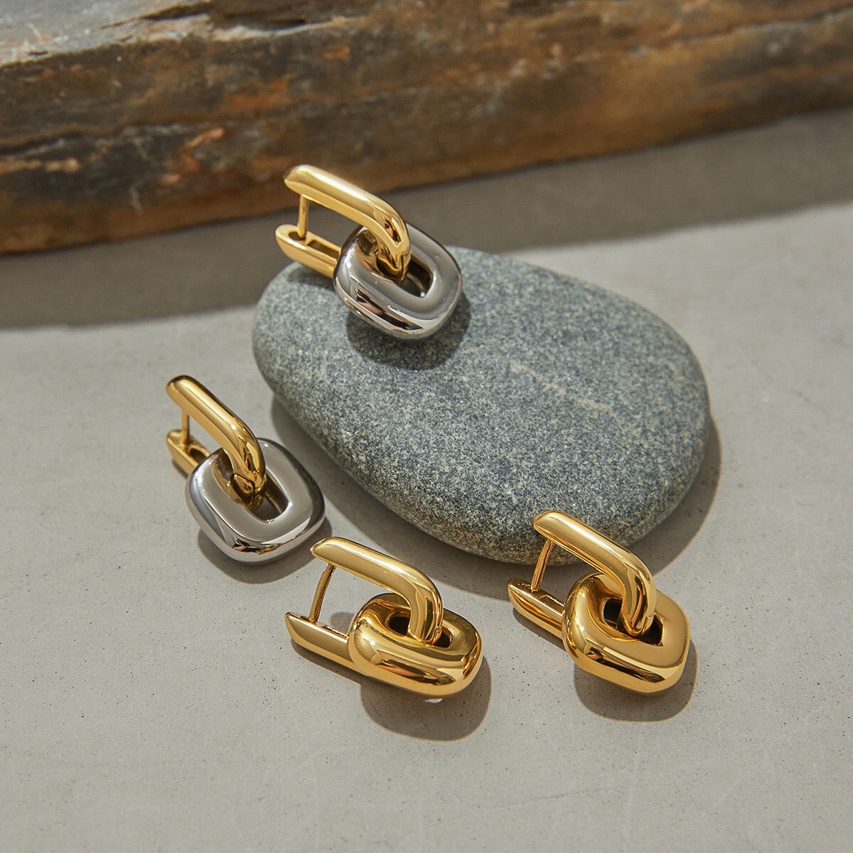 18K Gold Bold Link Statement Huggie Earrings