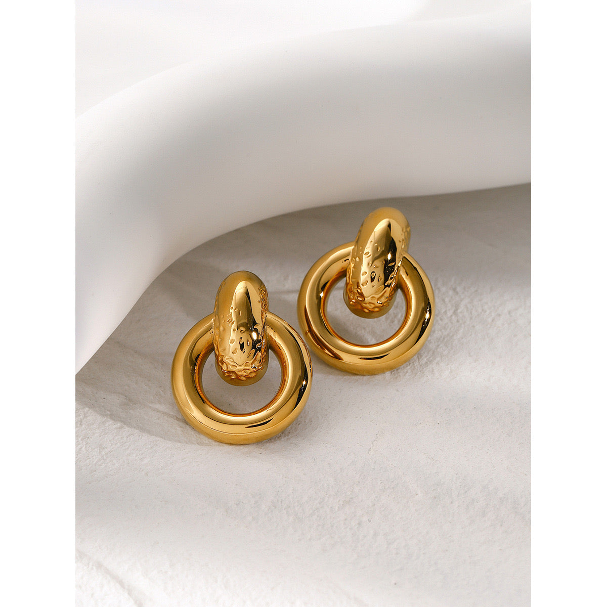 18K Gold Unique Circle Statement Stud Earrings