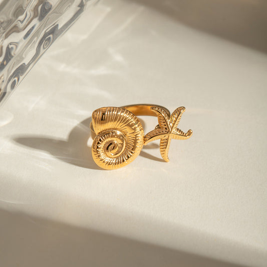 18K Gold Beach Day Starfish Conch Ring