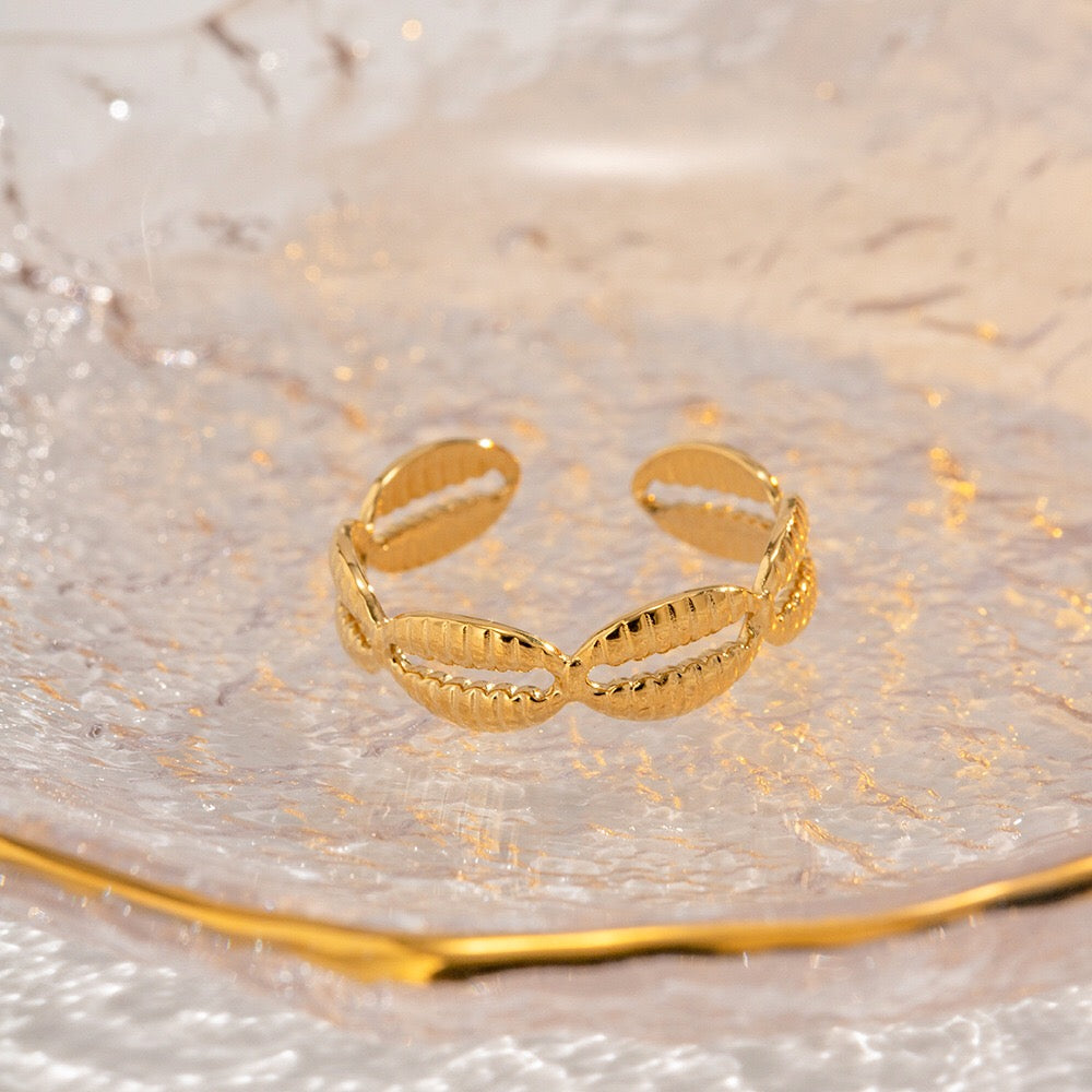 18K Gold Summer Seashell Band Ring