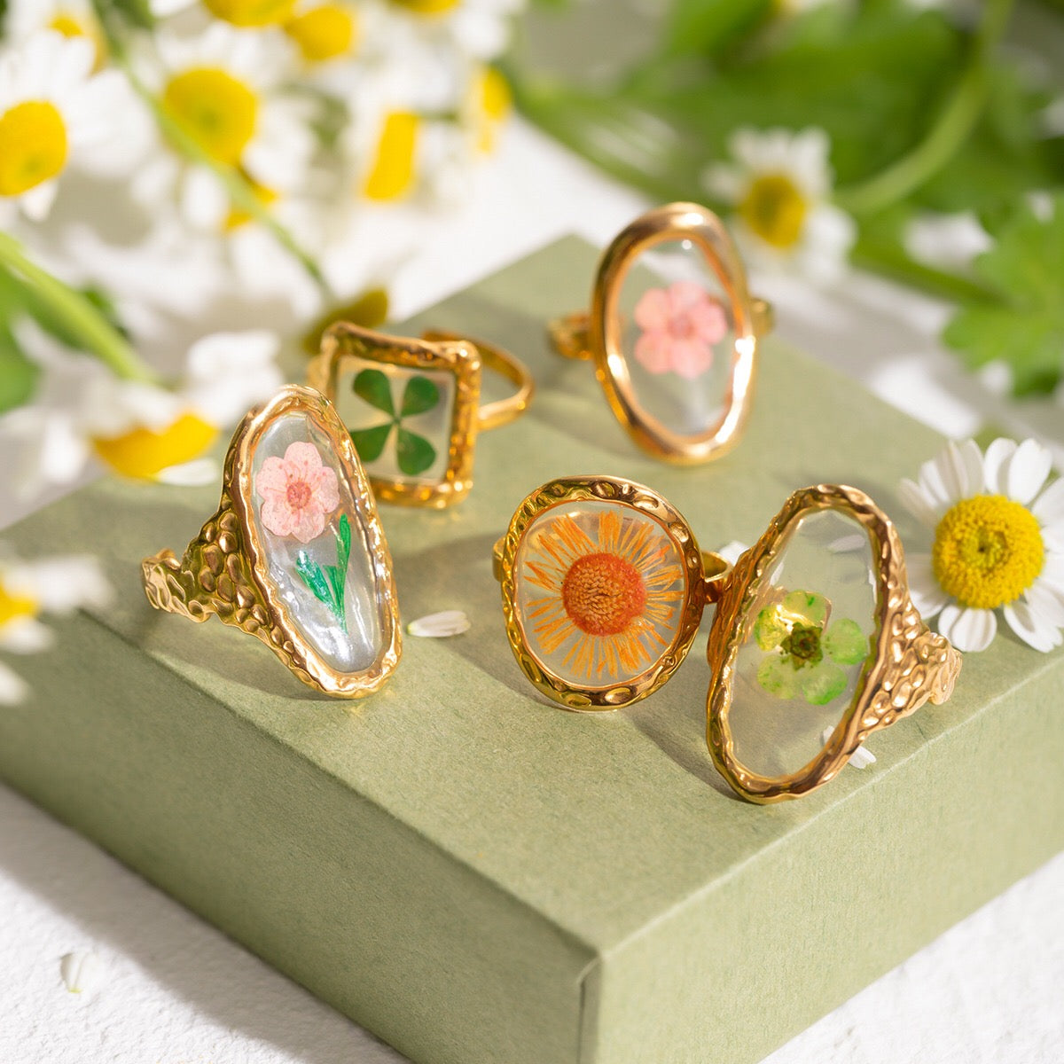 18K Gold Jelly Flower Statement Ring