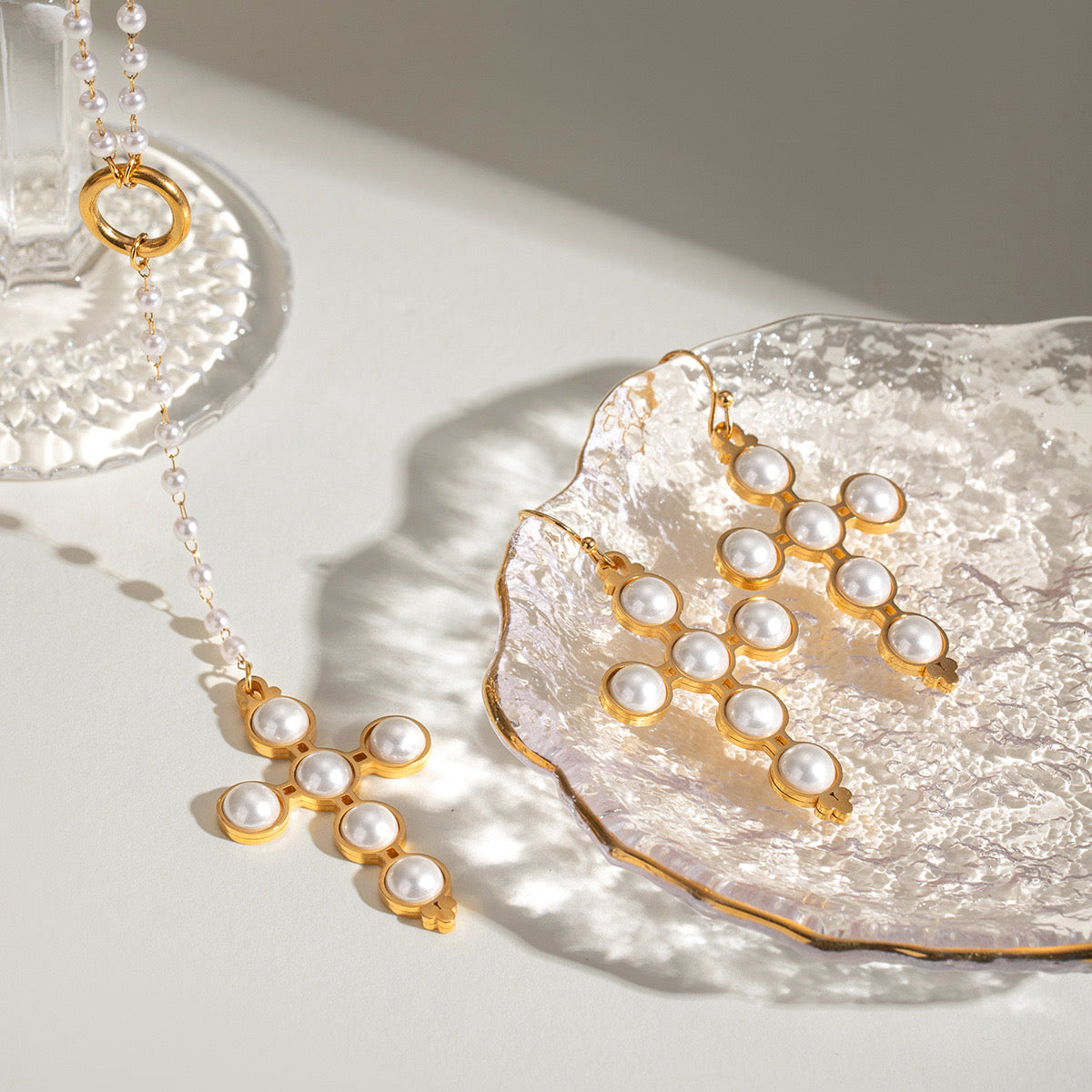 18K Gold Pearl Cross Pendant Lariat Necklace